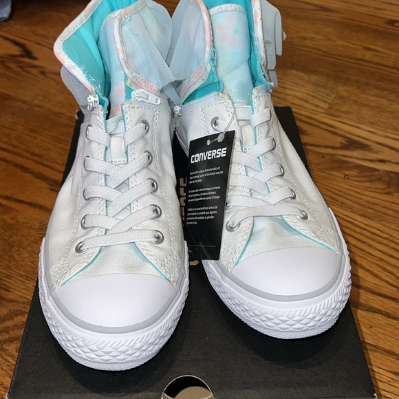 Converse Girls CTAS Block Party High Top Lace up Shoes size 5 NWT in box - Picture 3 of 12